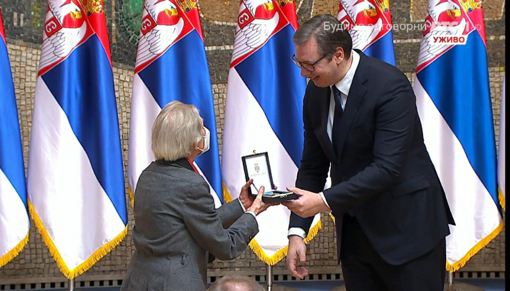 Zlatna medalja za zasluge Danici Šmic starijoj volonterki Crvenog krsta Srbije